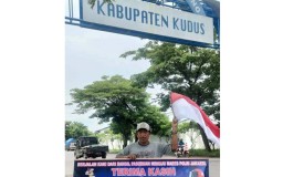 Viral Pria Jalan Kaki dari Pasuruan ke Mabes Polri untuk Mencari Keadilan