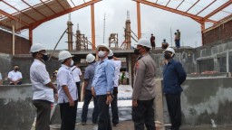 Satgas PEN Mabes Polri Tinjau Proyek Pasar Tradisional di Probolinggo