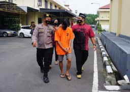 Sopir asal Malang Setubuhi Bocah SD di Mojokerto