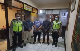 Sebar Foto Hoaks, Tiga Guru Honorer di Mojokerto Diamankan Polisi