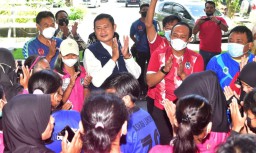 Jelang Final Kejurprov, Tim Sepak Bola Wanita Lamongan Minta Doa Restu Bupati
