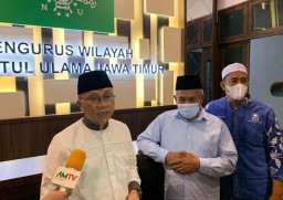 Ketum PAN Zulhas Silaturahmi ke Kiai NU hingga Muhammadiyah di Jatim