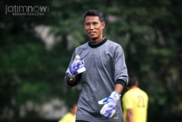 Gresik United Resmi Datangkan Pelatih Kiper Ahmad Nurosadi