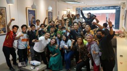 Crazy Rich Surabaya Tom Liwafa Beri Bonek Pelatihan Digital Marketing