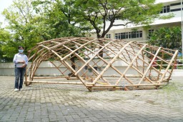 Dosen Ini Jadikan Bambu Indonesia Sebagai Bahan Penelitian di Inggris