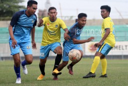 Foto: Friendly Match Gresik Baru vs Bhayangkara Gresik