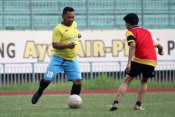 Foto: Momen Gus Yani Mengolong Pemain Muda Jebolan WCP
