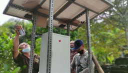 PENS Hibahkan PJU dan Penampungan Air di Daerah Wonosalam, Jombang