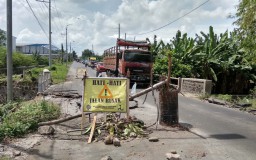 Hati-hati! Jembatan Penghubung Dua Kecamatan di Mojokerto Ambrol