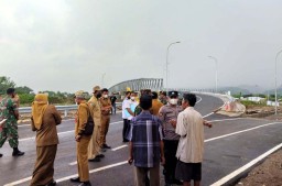 Jembatan Kare Penghubung Bojonegoro-Tuban Beroperasi Dua Hari Lagi