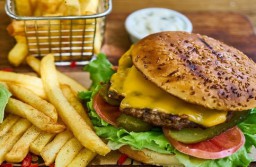 Remaja Ini Buta Gara-gara 10 Tahun Makan Junk Food