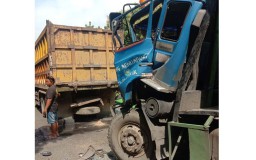 Empat Truk Terlibat Kecelakaan di Ngawi, Satu Sopir Luka Berat