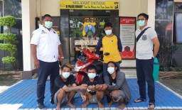 Polisi Ringkus Komplotan Begal Bermodus Tabrak Korban di Surabaya