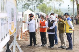 Hunian Sementara untuk Korban Erupsi Semeru Diperkirkan Rampung Maret