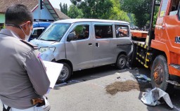 Kecelakaan Beruntun 3 Mobil dan 2 Motor di Jombang, 1 Tewas 2 Luka