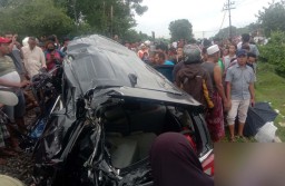 Mobil Tertabrak Kereta Api di Probolinggo, 4 Orang Tewas