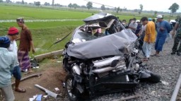 Mobil Tertabrak Kereta Api di Probolinggo, Ini Identitas 4 Korban Tewas