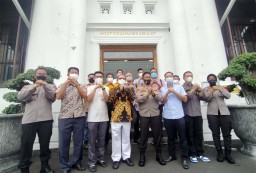 Polisi Bakal Disebar di Titik-titik Peribadatan Surabaya saat Perayaan Imlek