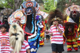 Melihat dari Dekat Ritual Tolak Balak dan Kirab Budaya di Kota Probolinggo