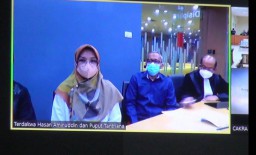 Bupati Probolinggo dan Suami Jalani Sidang Perdana di Pengadilan Tipikor