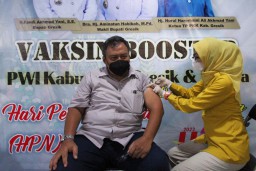 PWI Gresik Awali HPN 2022 dengan Gelar Vaksinasi Booster