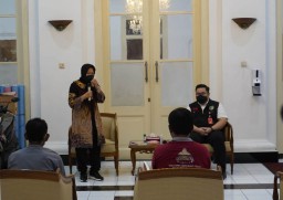 Warganya Dapat Bantuan dari Risma, Mas Dhito Ucapkan Terima Kasih