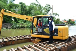 Percepat Penanganan Banjir, Pemkab Tata Konstruksi Dam di Lamongan