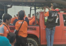 Perahu Pemancing di Lamongan Terbalik, 1 Orang Tewas, 2 Hilang