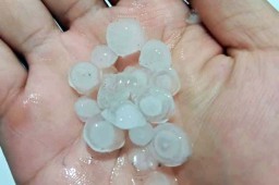 Hujan Es Juga Terjadi di Nganjuk, Masyarakat Diminta Waspada Cuaca Ekstrem