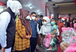 Khofifah Sebut Rantai Distribusi Jadi Biang Kelangkaan Minyak Goreng