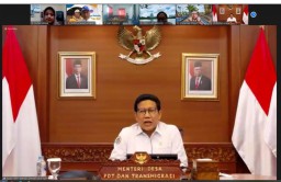 Lepas KKNT Unesa, Mendes Dorong Mahasiswa Berinovasi untuk Desa