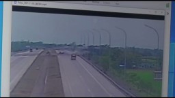 CCTV Ungkap Detik-detik Mobil Vanessa Angel Tabrak Pembatas Tol Jombang