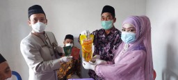 Nikah Tanggal Cantik, Pasangan di Ponorogo Ini Maharnya Minyak Goreng