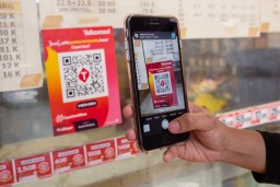 Beli Paket Telkomsel Cukup Scan QR Code