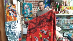 Batik Ikan Koi Karya Perajin di Kota Batu Tembus Amerika Serikat