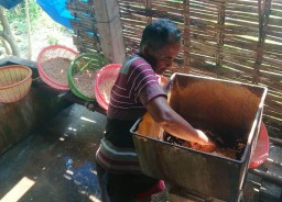 Khawatir Ditinggal Pelanggan, Perajin Tempe di Tulungagung Tetap Produksi