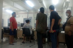 Protes Kanaikan IPL, Penghuni Apartemen Puncak CBD Surabaya Gruduk Kantor BPL