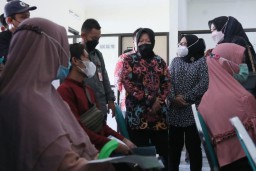 Puluhan Ribu BPNT Belum Cair di Jombang, Mensos Risma Turun Tangan