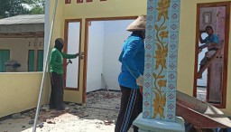 Gegara Suami Selingkuh, Istri Bongkar Rumah di Ponorogo