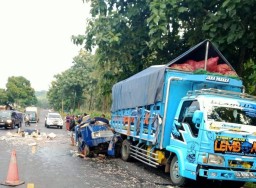 Pikap Tabrak Truk di Jalur Pantura Banyuwangi, 1 Tewas