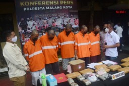 Ungkap Dua Kasus Narkoba, Polresta Malang Amankan 14,5 Kilogram Ganja