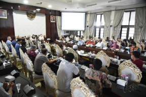 Pasar Turi Siap Buka 22 Maret, Pedagang Ucap Syukur di Depan Wali Kota