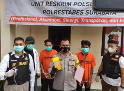 Sepak Terjang Pemuda Acungkan Celurit di Jalanan Surabaya