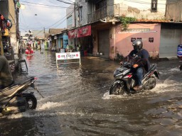 Warga Waru Sidoarjo Sambat: Banjir Tiap Hujan, Bukan Tiap Tahun