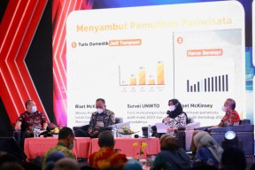 Di Hadapan Wapres, Bupati Ipuk Paparkan Strategi Pariwisata Sehat Banyuwangi