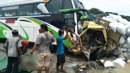 Kecelakaan Bus Tabrak Truk di Tol Dupak Surabaya, Korban Tewas Bertambah