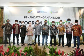Pupuk Indonesia Grup dan PTPN Teken Program Makmur untuk Petani Tebu