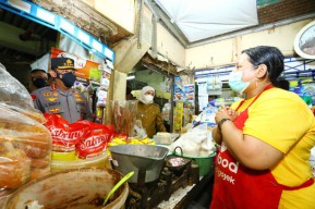 Kapolri Perintahkan Kapolda Jatim Sebar Satgas Pangan Cek Stok Minyak Goreng