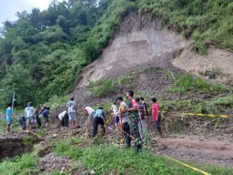 Pilihan Pembaca: Jalur Pacitan Longsor, Cerita Pak Yes, Pelantikan IPHI Ponorogo