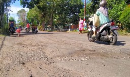 Jalan Rusak di Kecamatan Bareng, Jombang Dikeluhkan Warga
